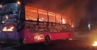 দেশজুড়ে নাশকতা: ফেনী টাঙ্গাইল-নারায়ণগঞ্জসহ বিভিন্ন জেলায় যানবাহনে আগুন